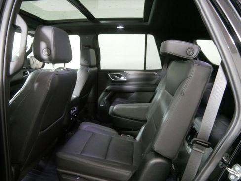 Used 2022 Chevrolet Tahoe Z71 w/ Luxury Package AWD/4WD image 21