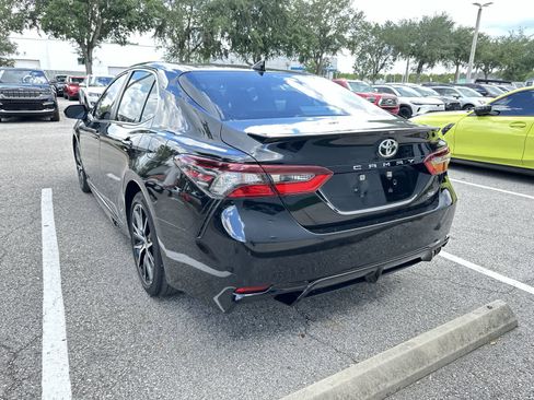 Used 2023 Toyota Camry SE FWD image 6