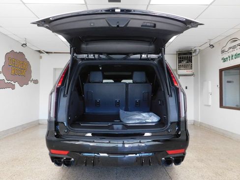 Used 2024 Cadillac Escalade ESV V w/ LPO, Floor Liner Package AWD/4WD image 86