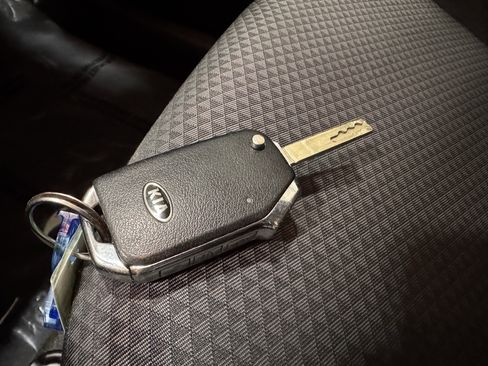 Used 2021 Kia Soul LX image 11