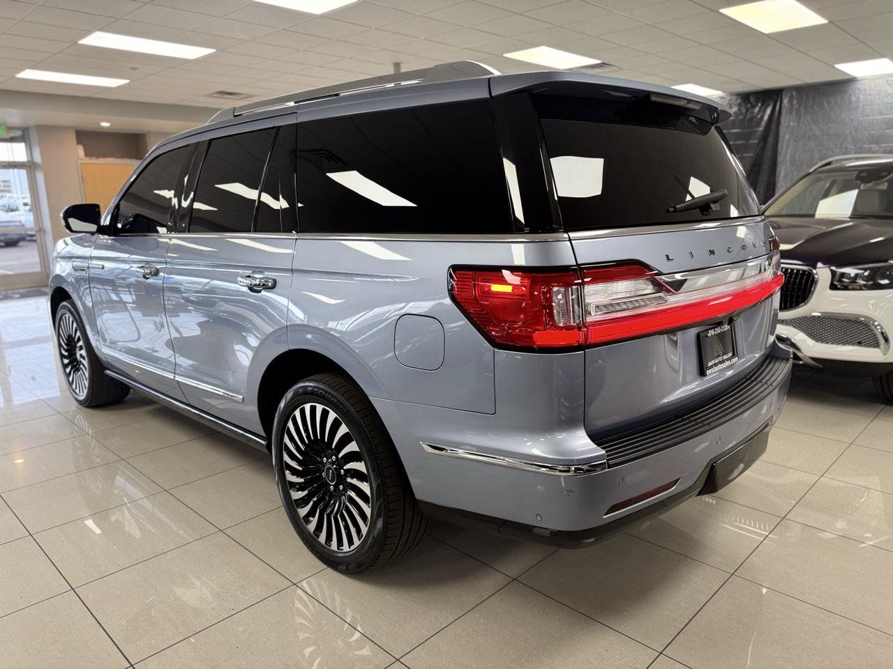 Used 2018 Lincoln Navigator Black Label AWD/4WD image 6