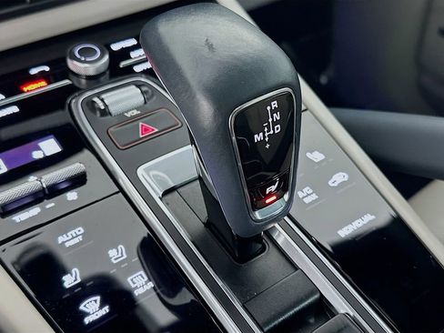 Certified 2023 Porsche Cayenne Platinum Edition AWD/4WD image 19