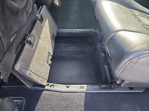 Used 2016 Dodge Grand Caravan SXT image 19