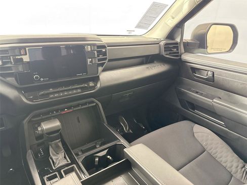 Used 2022 Toyota Tundra SR image 28