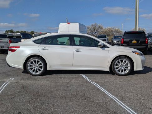 Used 2013 Toyota Avalon Limited image 4