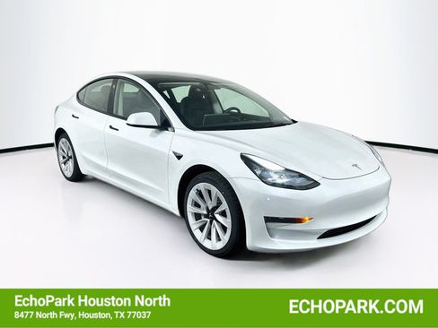 Used 2023 Tesla Model 3 Standard Range RWD image 1