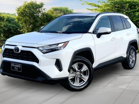 Used 2022 Toyota RAV4 XLE w/ Convenience Package AWD/4WD image 1