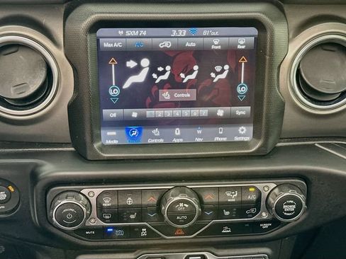 Used 2023 Jeep Wrangler Unlimited Rubicon 4xe w/ Cold Weather Group AWD/4WD image 15