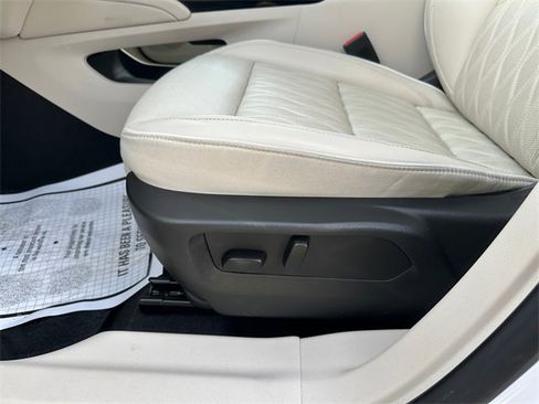 Used 2023 Buick Envision Avenir image 20