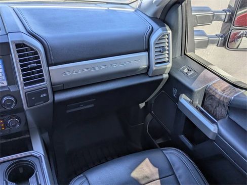 Used 2017 Ford F250 Lariat w/ Chrome Package image 18