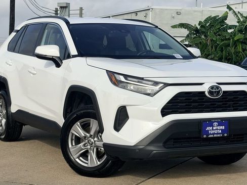 Used 2025 Toyota RAV4 XLE FWD image 2