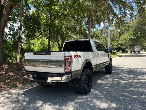 Used 2017 Ford F250 King Ranch w/ King Ranch Ultimate Package AWD/4WD image 3