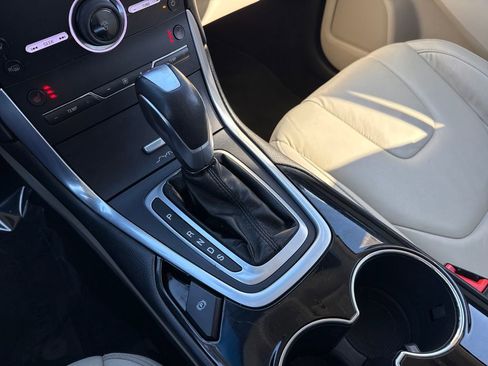 Used 2016 Ford Edge Titanium w/ Technology Package image 24