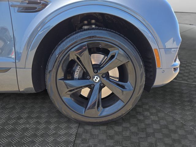 Used 2018 Bentley Bentayga Activity AWD/4WD image 39