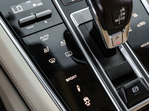 Used 2018 Porsche Panamera Turbo image 30