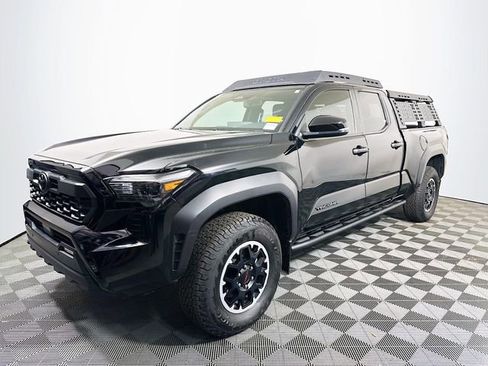 Used 2024 Toyota Tacoma TRD Off-Road image 4