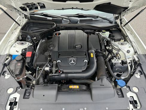 Used 2015 Mercedes-Benz SLK 250 image 21