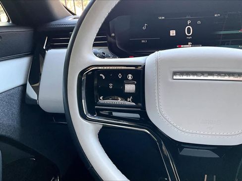 Used 2024 Land Rover Range Rover Sport Dynamic SE image 24