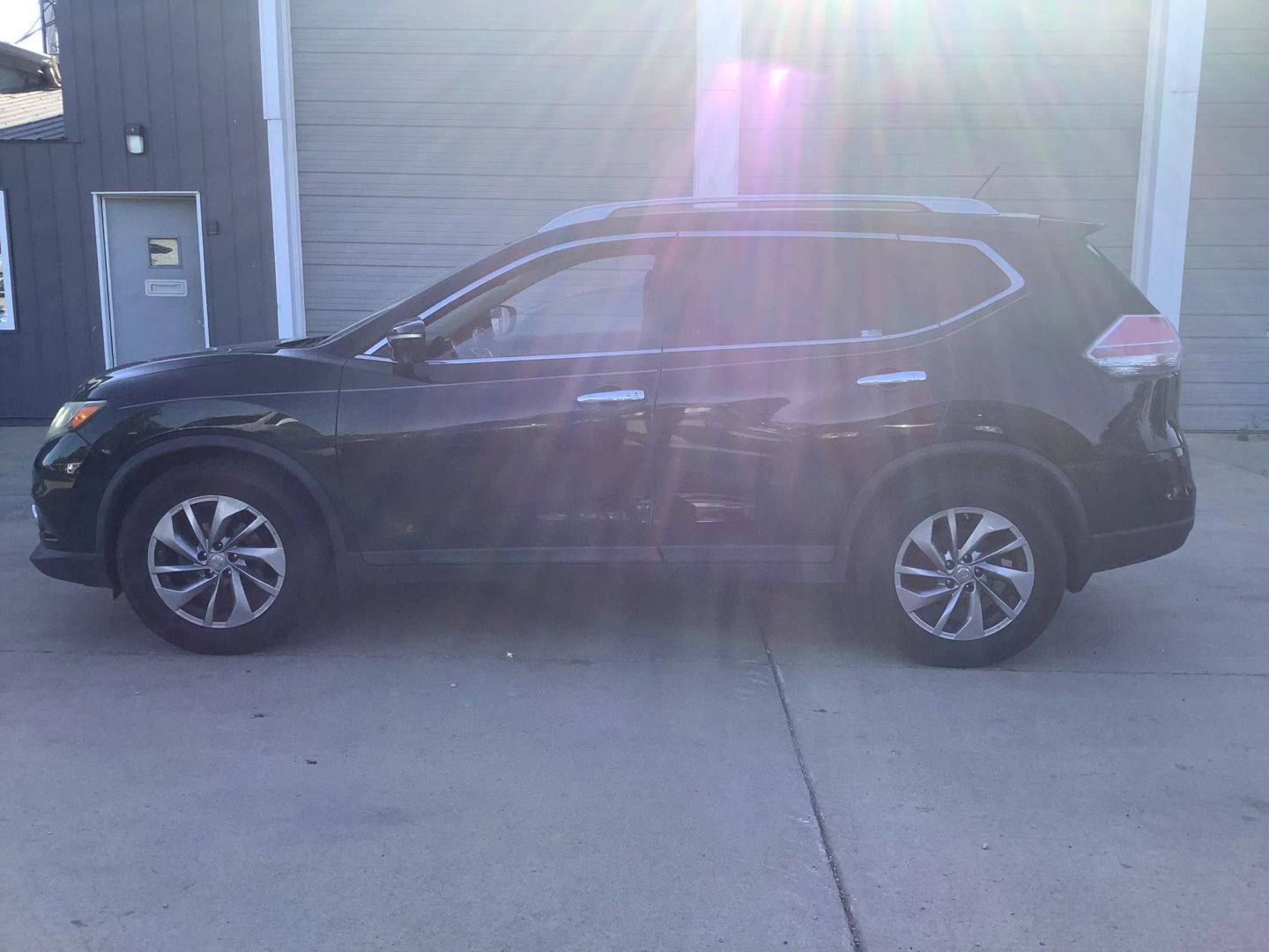 Used 2015 Nissan Rogue SL w/ SL Premium Package AWD/4WD image 5