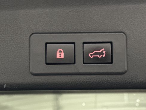 Used 2020 Subaru Ascent Premium w/ Convenience Package image 16