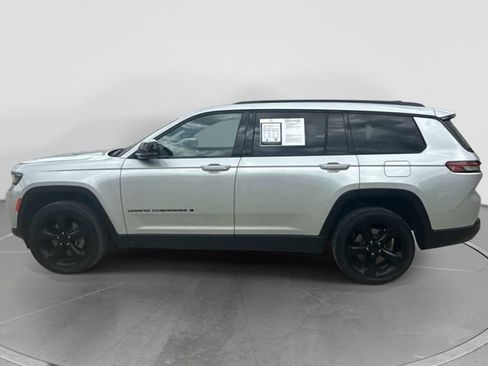 Used 2024 Jeep Grand Cherokee L Laredo AWD/4WD image 2