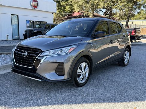 Used 2024 Nissan Kicks S image 9