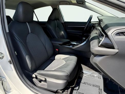 Used 2019 Toyota Camry SE FWD image 33