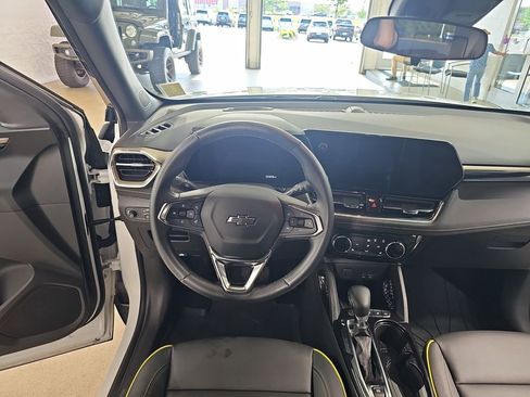 Used 2024 Chevrolet TrailBlazer ACTIV w/ Driver Confidence Package AWD/4WD image 19
