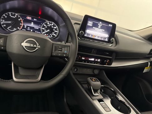 New 2026 Nissan Rogue SV AWD/4WD image 18