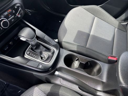 Used 2025 Kia Soul LX w/ LX Technology Package image 41