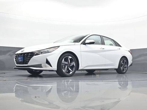 Certified 2021 Hyundai Elantra SEL w/ Convenience + Premium Package FWD image 22