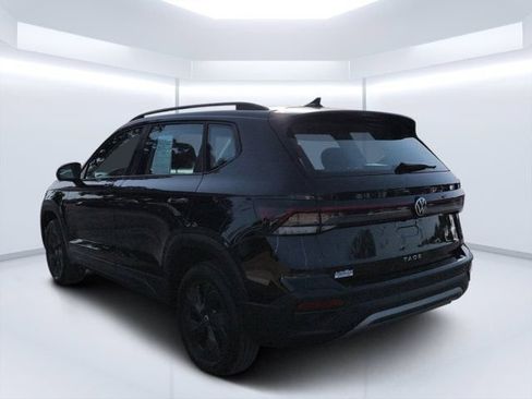 Used 2025 Volkswagen Taos S FWD image 5