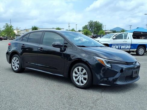 Used 2024 Toyota Corolla LE FWD image 2