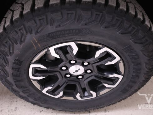 New 2026 Chevrolet Silverado 1500 ZR2 image 39