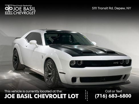 Used 2020 Dodge Challenger SRT Hellcat image 1