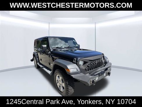 Used 2018 Jeep Wrangler Unlimited Sport S AWD/4WD image 3