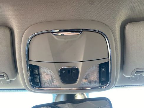 Used 2019 Jeep Cherokee Limited image 23