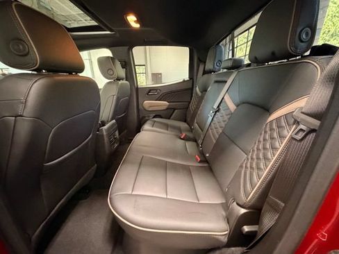 Used 2025 GMC Canyon Denali AWD/4WD image 21