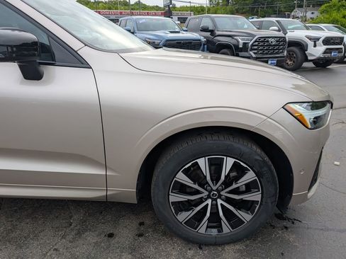 Used 2023 Volvo XC60 B5 Plus AWD/4WD image 10