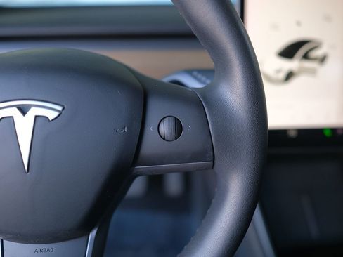 Used 2020 Tesla Model 3 Standard Range Plus image 13