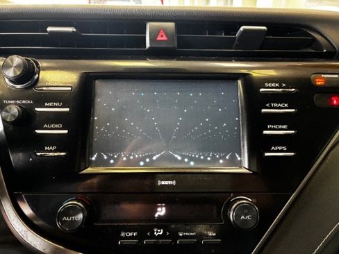 Used 2020 Toyota Camry SE w/ Convenience Package FWD image 20