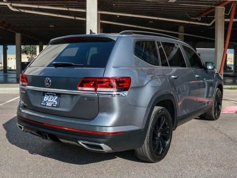 Used 2023 Volkswagen Atlas SE w/ Black Wheel Package image 9