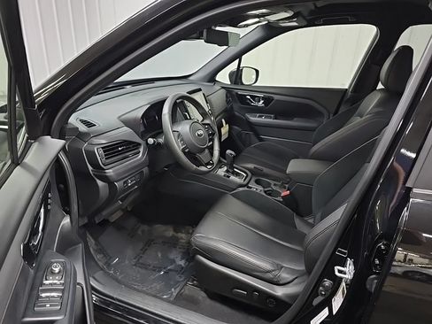 Used 2025 Subaru Forester Touring AWD/4WD image 30