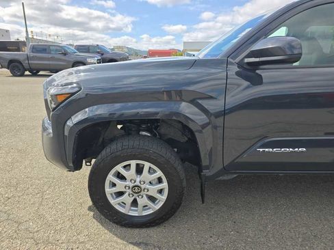 Used 2024 Toyota Tacoma SR5 AWD/4WD image 18
