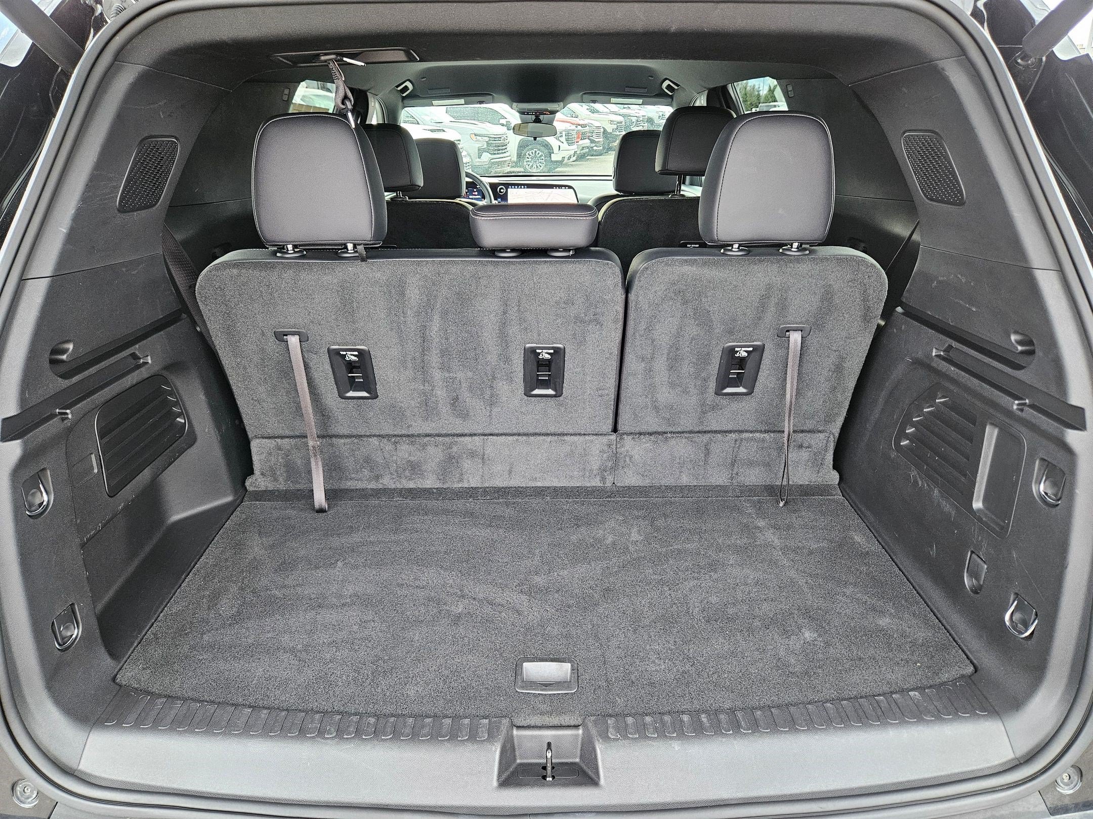 Used 2026 Chevrolet Traverse LT AWD/4WD image 29