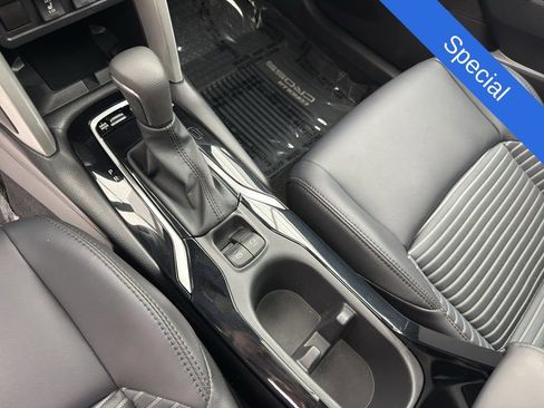 Used 2024 Toyota Corolla Cross XSE w/ Convenience Package image 17