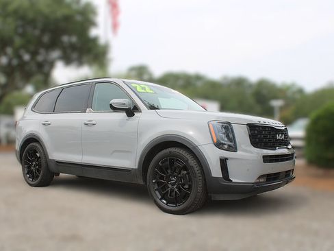 Used 2022 Kia Telluride SX w/ SX Prestige Package AWD/4WD image 3