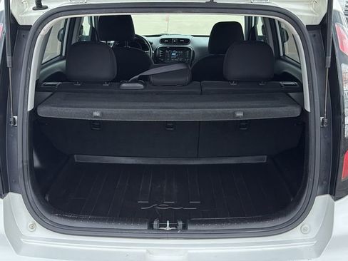 Used 2018 Kia Soul + FWD image 26