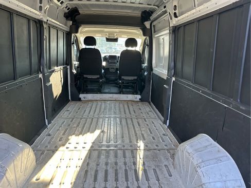 Used 2024 RAM ProMaster 2500 w/ Convenience Group FWD image 7