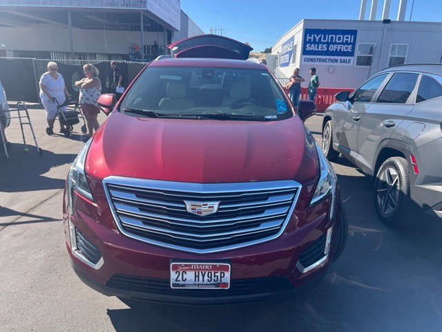Used 2017 Cadillac XT5 Premium Luxury w/ Driver Assist Package AWD/4WD image 7